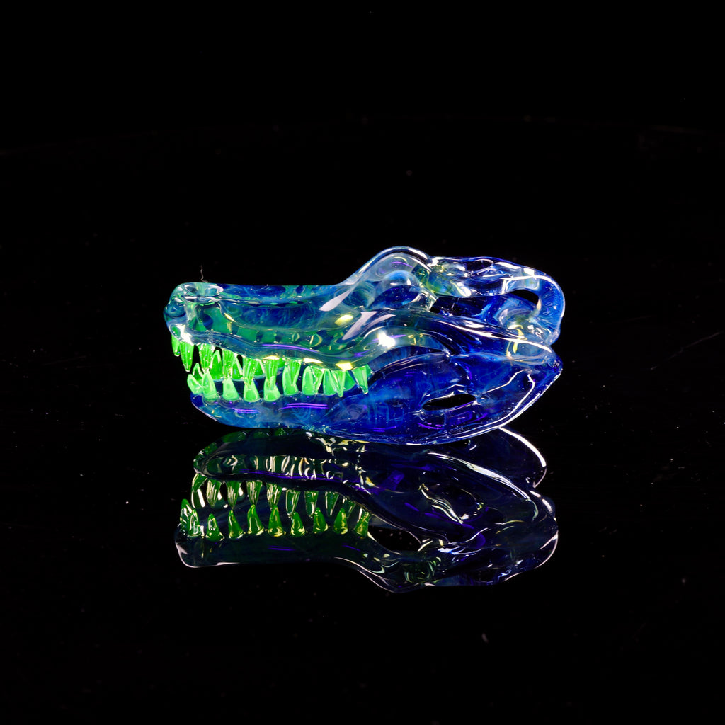 Roe Glass-  NS Aquamania Alliigator Pendant.