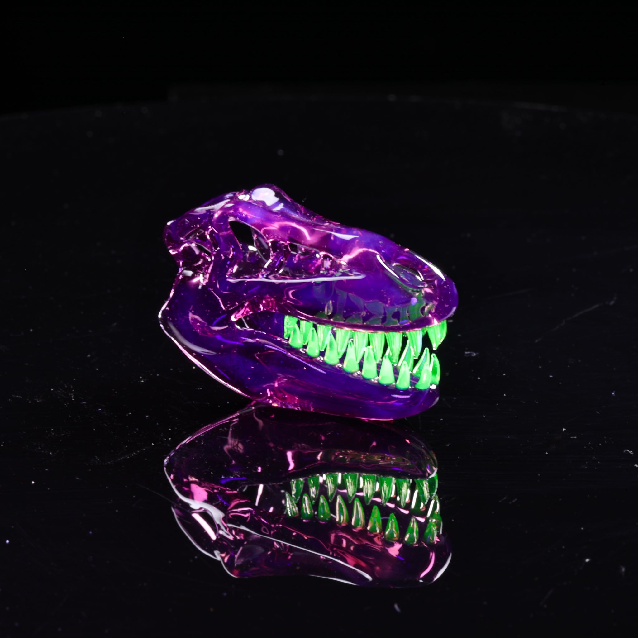 S266 Revontulitaulut レヴォントゥレット ガラスフィンランド Roe Glass- Stargazer T-Rex Pendant. - PresidentialSS
