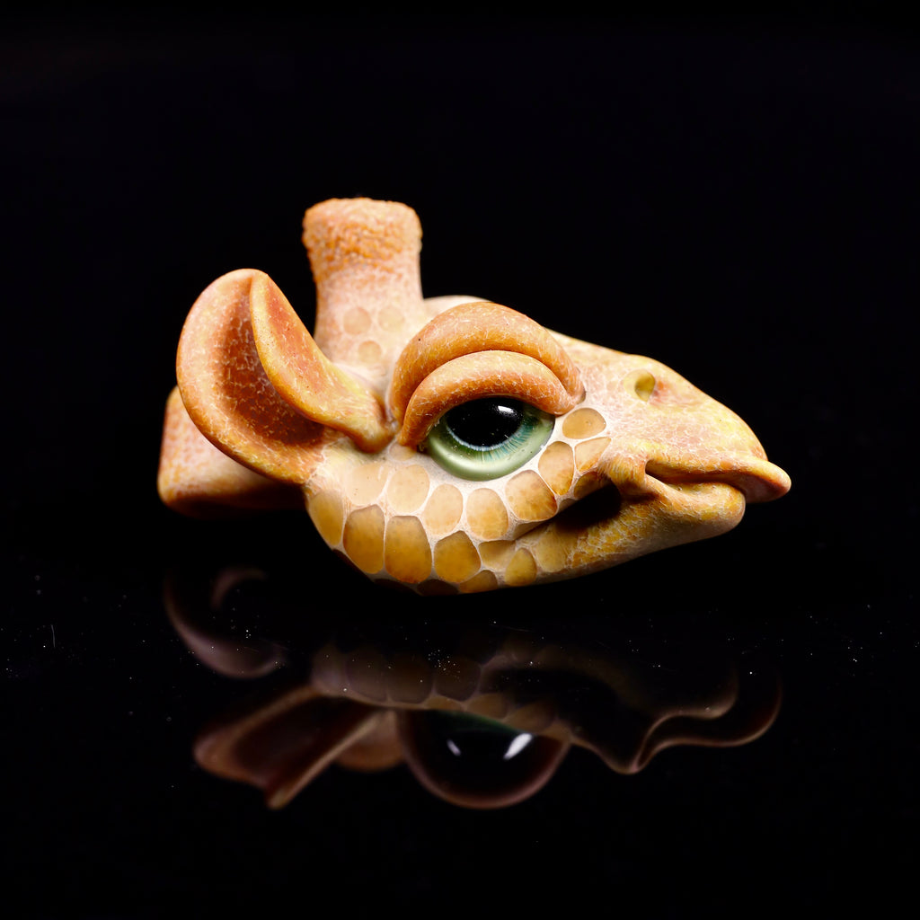 Matt Robertson Glass-Giraffe pendant