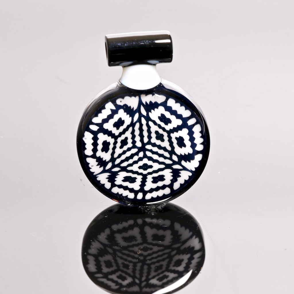 Certo Black & White Pendant