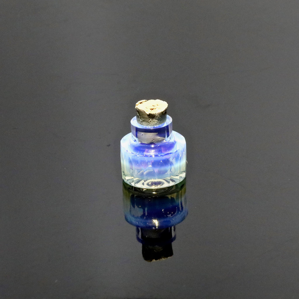 Seth Jones Facted Jar & Pearls