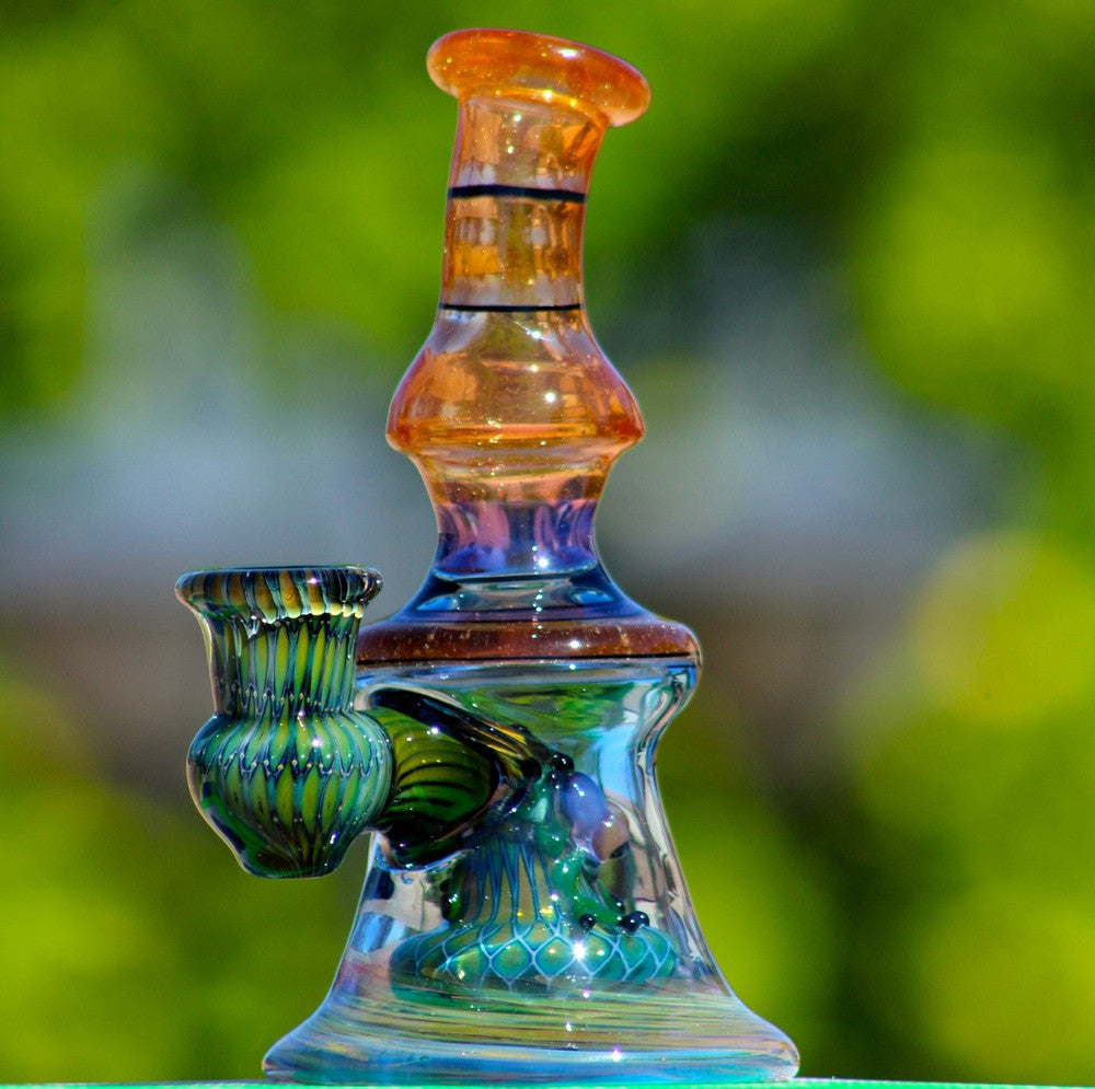 Frogs on Pineapple Perc Banger Hanger