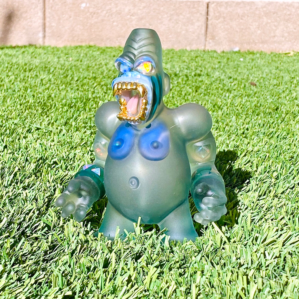 “Hide the Six Star” Sandblasted Trilla Gorilla Rig [Standing] with Gold Grills