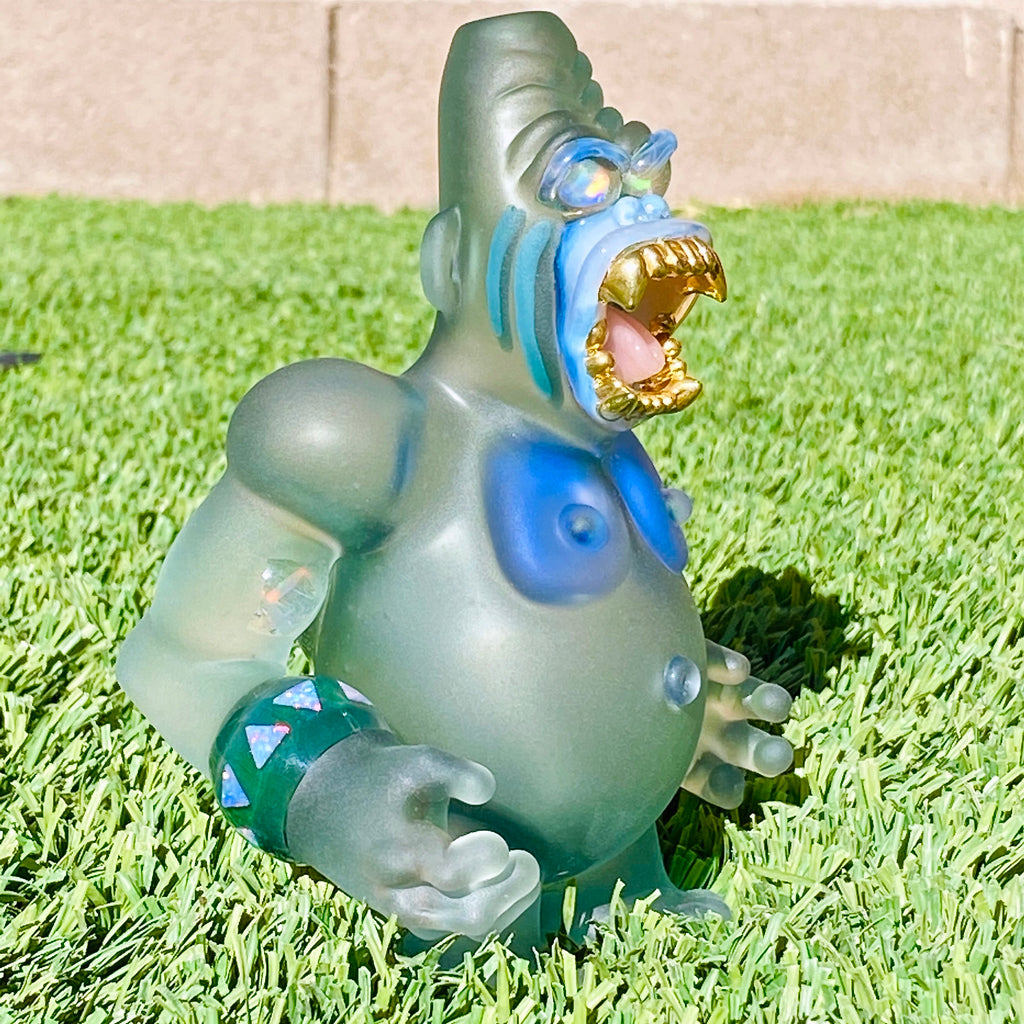 “Hide the Six Star” Sandblasted Trilla Gorilla Rig [Standing] with Gold Grills