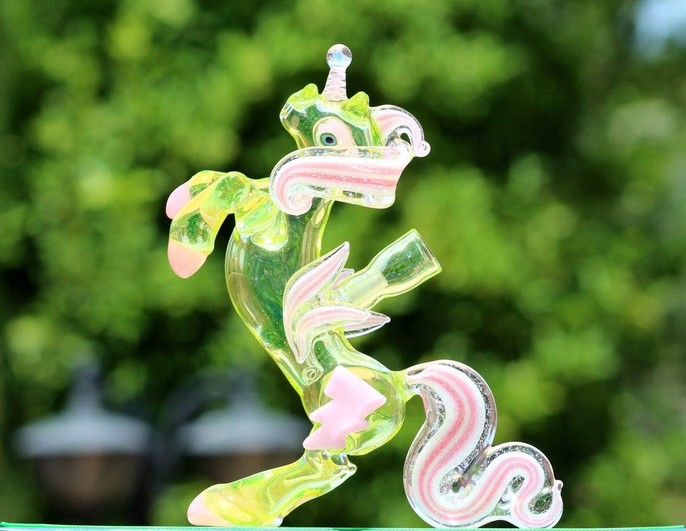 UNICORN ILLUMINATI GLOW UNDER DICRO WITH LUCY ACCENTS