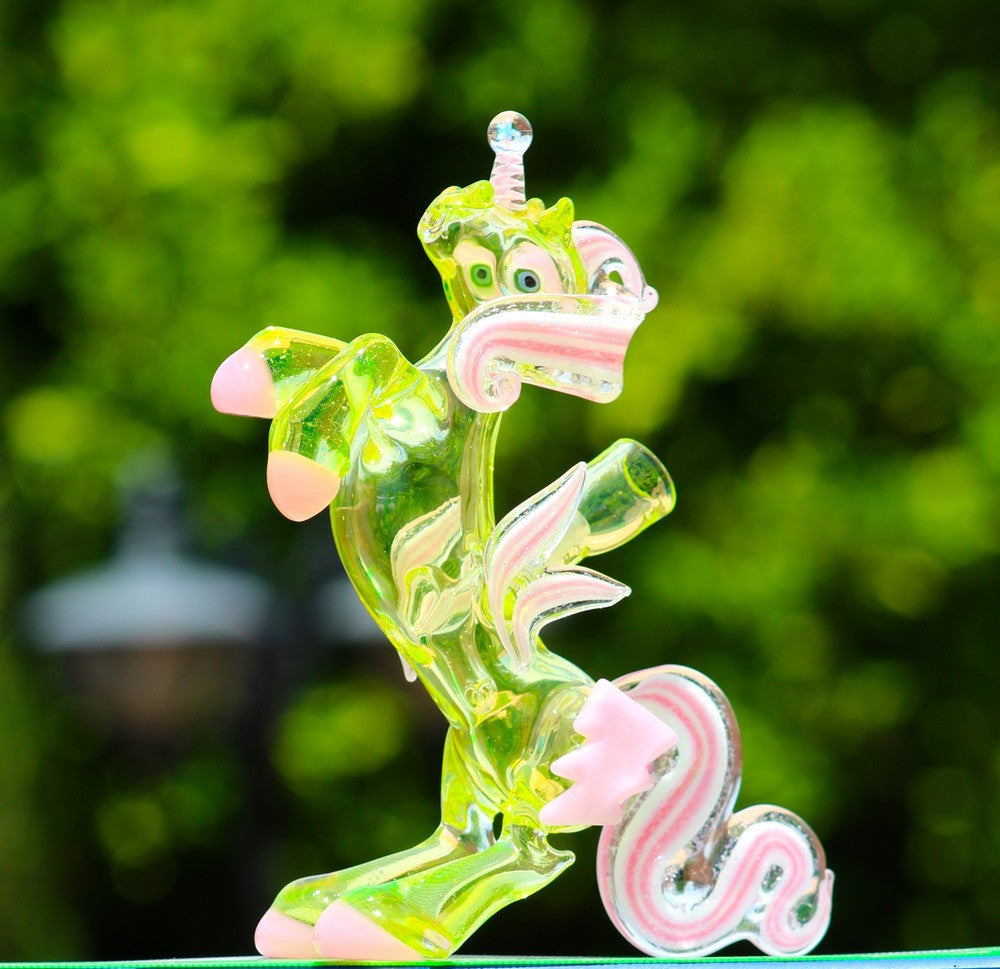 UNICORN ILLUMINATI GLOW UNDER DICRO WITH LUCY ACCENTS