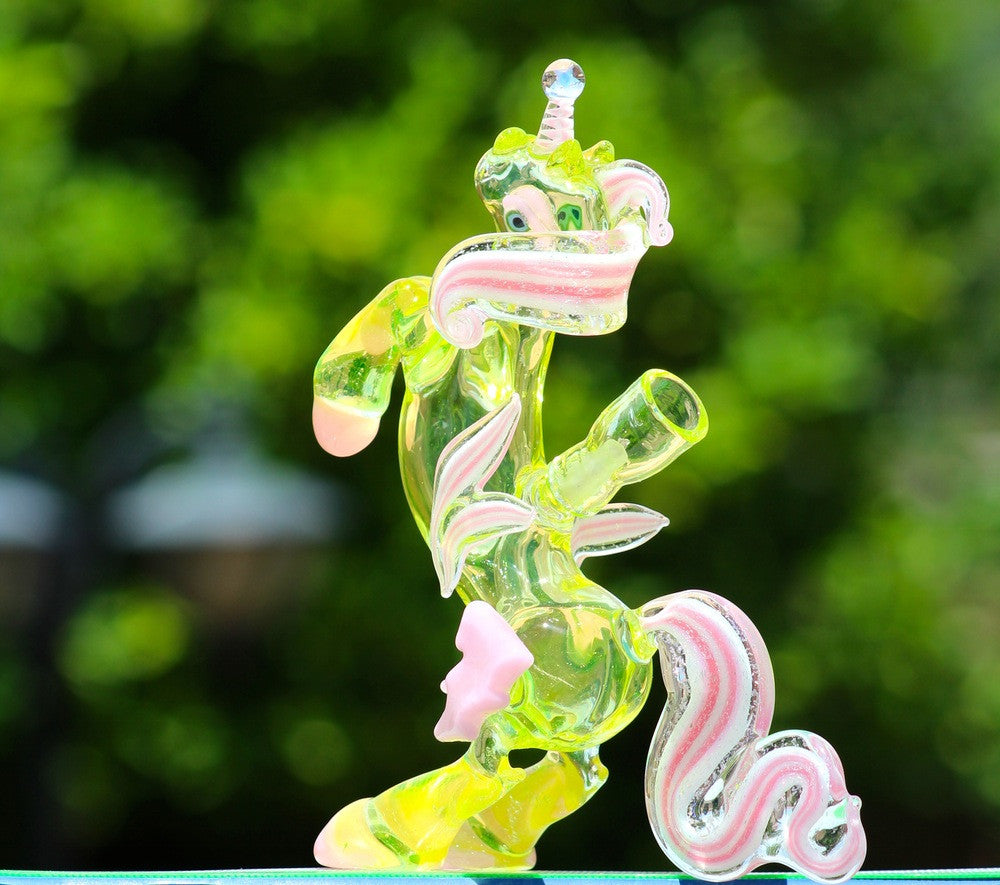 UNICORN ILLUMINATI GLOW UNDER DICRO WITH LUCY ACCENTS