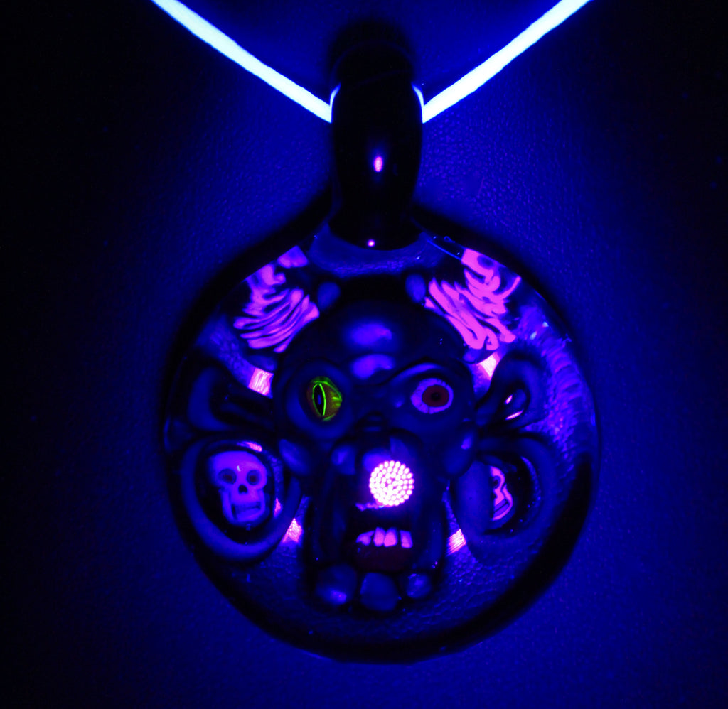 Dwreck x Dapo Pendant #3