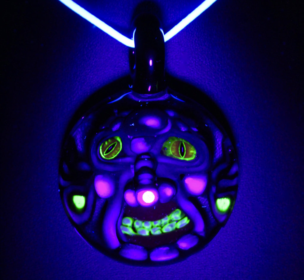 Dwreck x Dapo Pendant #4